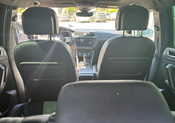 Volkswagen Tiguan cena 64900 przebieg: 122000, rok produkcji 2019 z Leszno małe 254